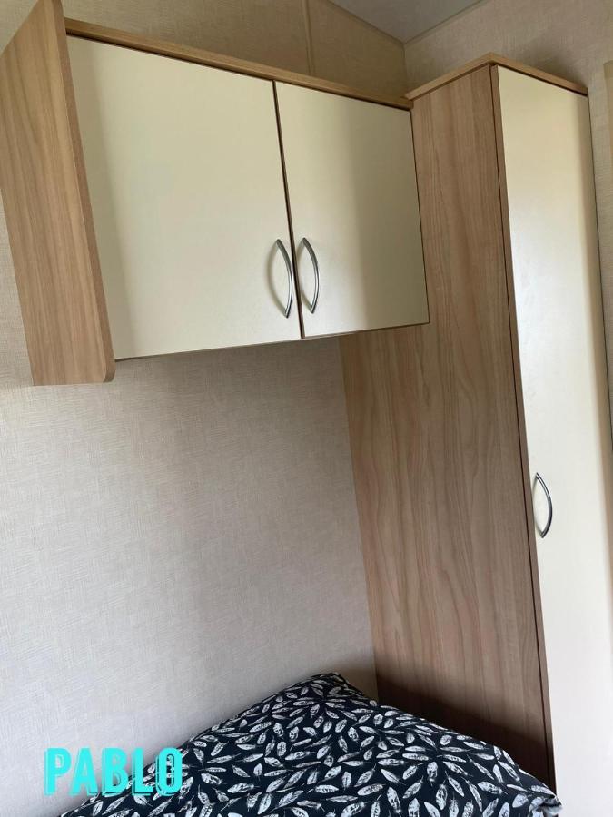 Towyn Six Berth En Suite Caravan Rhyl Extérieur photo