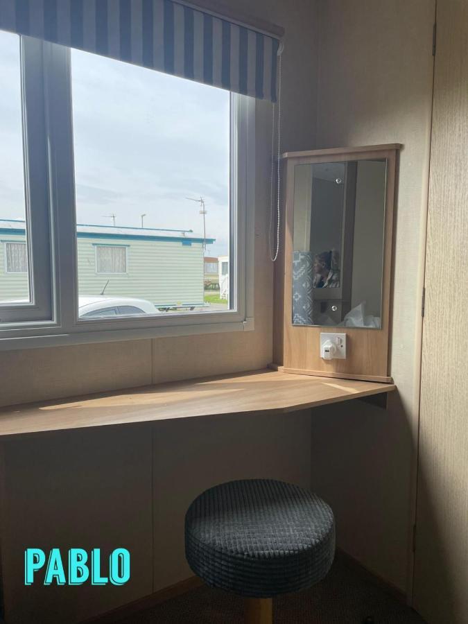 Towyn Six Berth En Suite Caravan Rhyl Extérieur photo