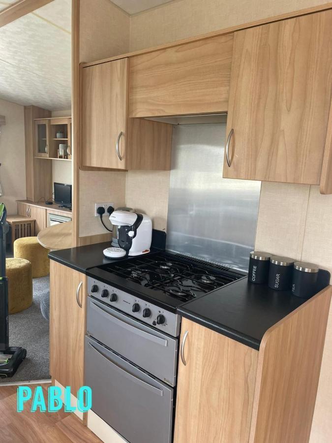 Towyn Six Berth En Suite Caravan Rhyl Extérieur photo
