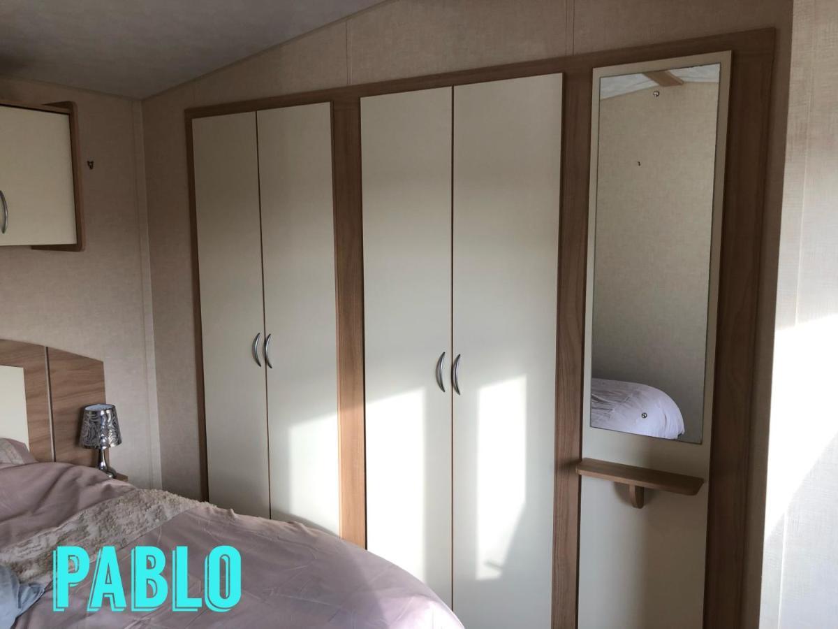 Towyn Six Berth En Suite Caravan Rhyl Extérieur photo