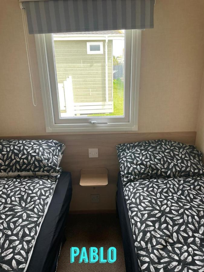 Towyn Six Berth En Suite Caravan Rhyl Extérieur photo