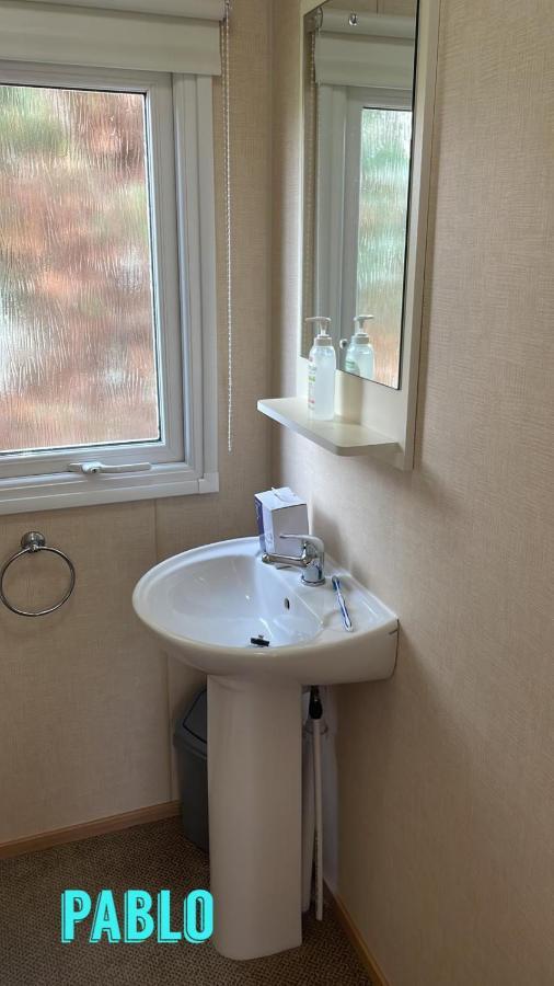 Towyn Six Berth En Suite Caravan Rhyl Extérieur photo