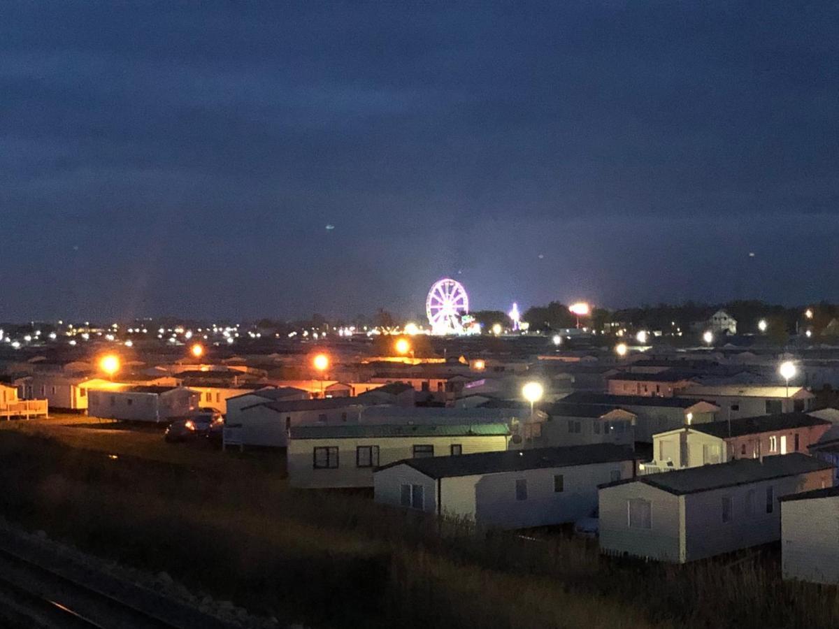 Towyn Six Berth En Suite Caravan Rhyl Extérieur photo
